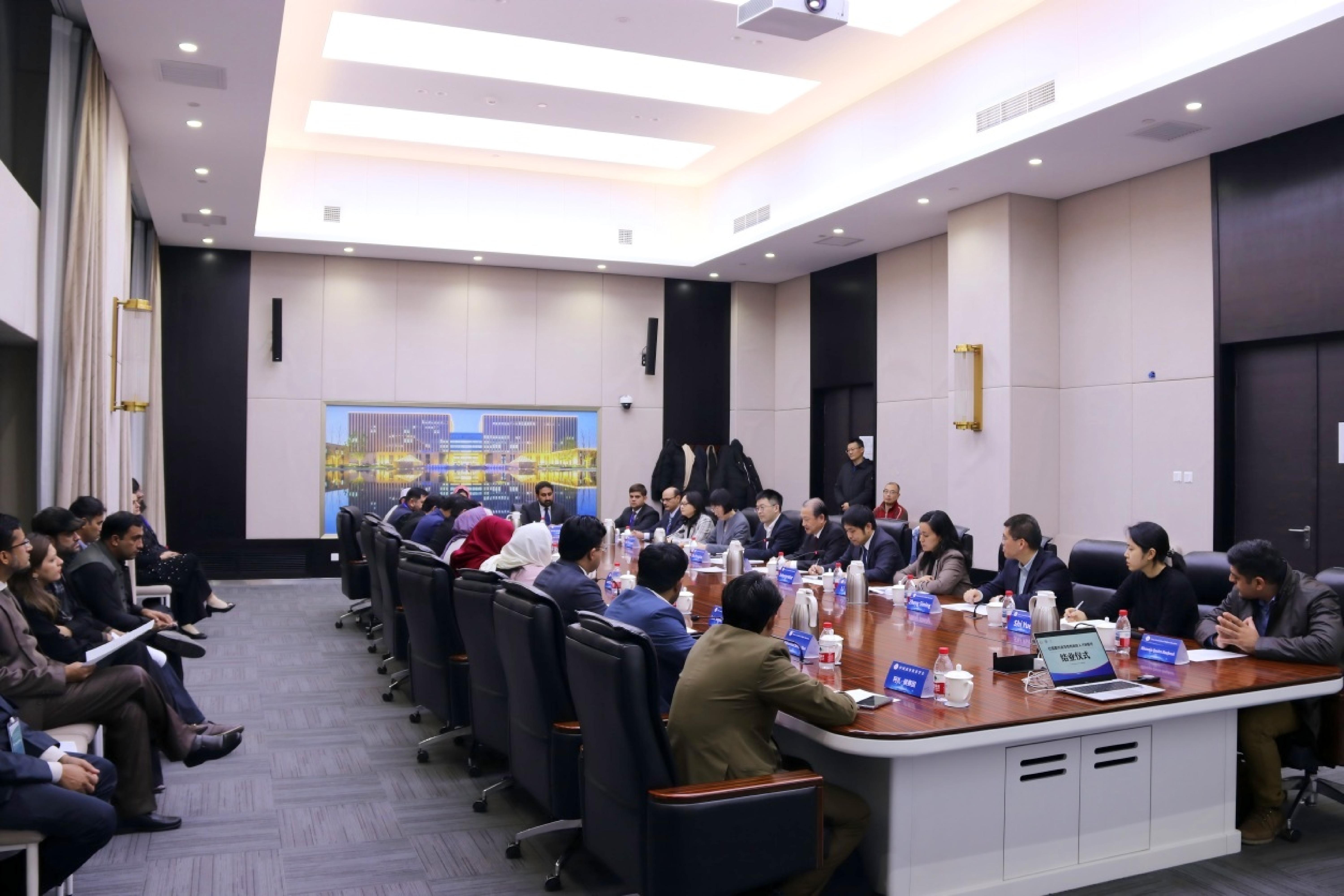 全球教师发展学院高等教育学院.jpg